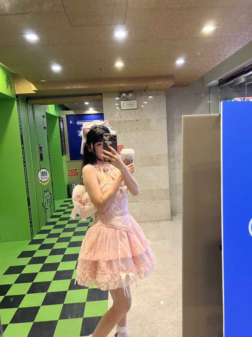 日本毛片爽看免費視頻
