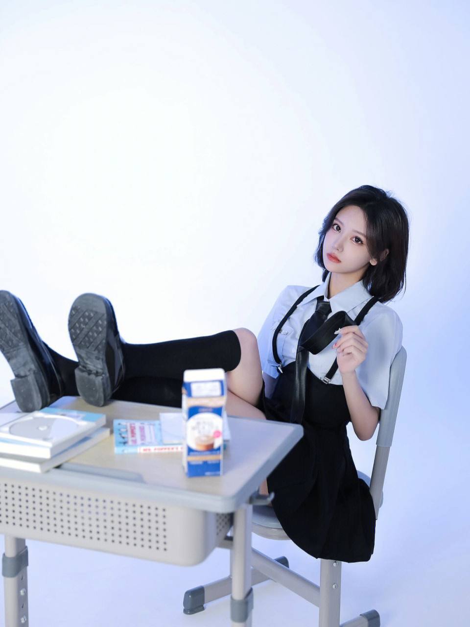 撕開胸罩一邊親一摸就硬了正常嗎